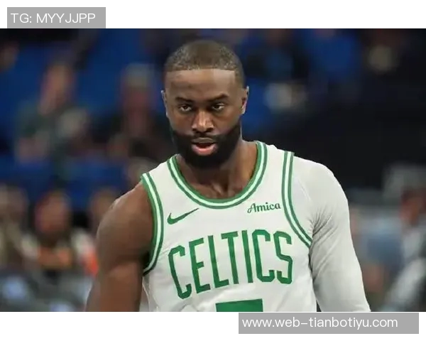 凯尔特人半场领先活塞杰伦布朗表现出色康宁汉姆努力追分