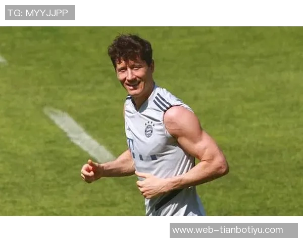 莱万恢复训练状态费兰积极合练克里斯滕森缺席今日训练情况分析